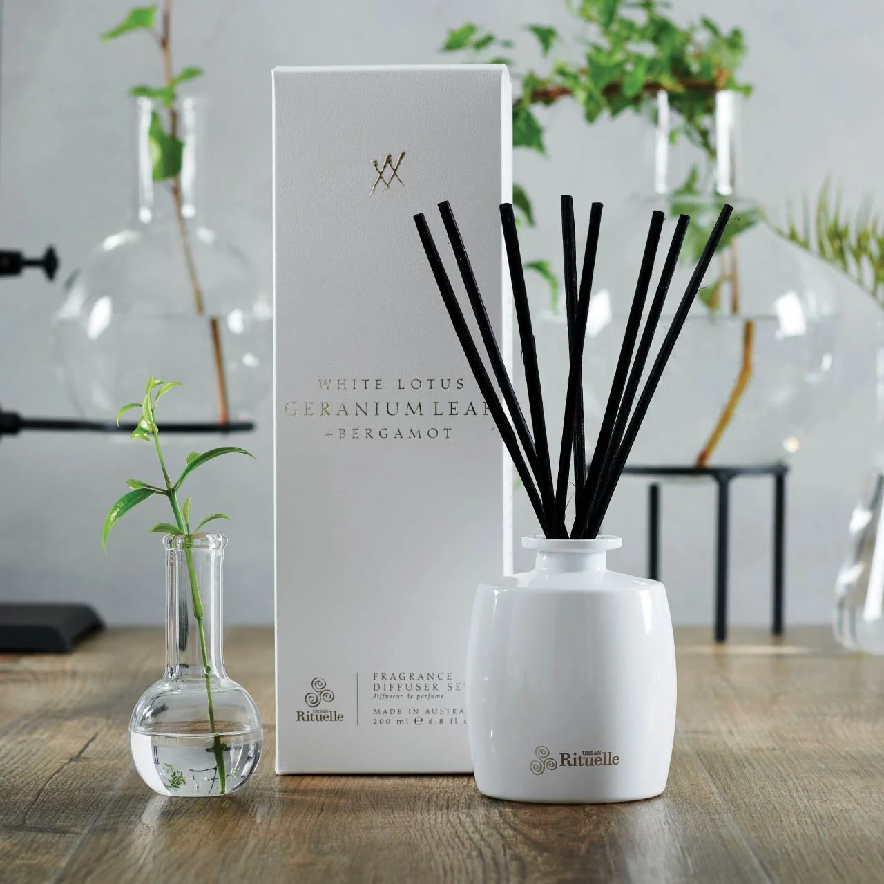 Fragrance Diffuser Set | 200ml | White Lotus, Geranium Leaf Fragrance Diffuser Set | 200ml | White Lotus, Geranium Leaf